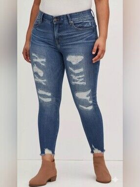 Torrid Bombshell Skinny Distressed Jeans in Medium Blue